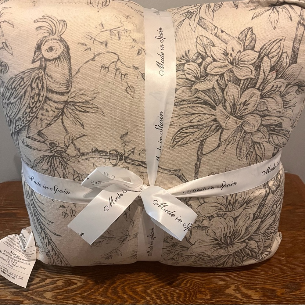 Castillo Textil Spain 2-pack Decorative Linen Blend Pillows Toile Bird Floral